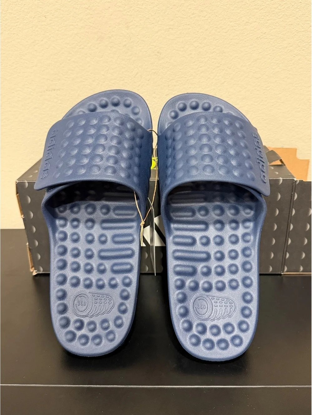 adidas size adissage
